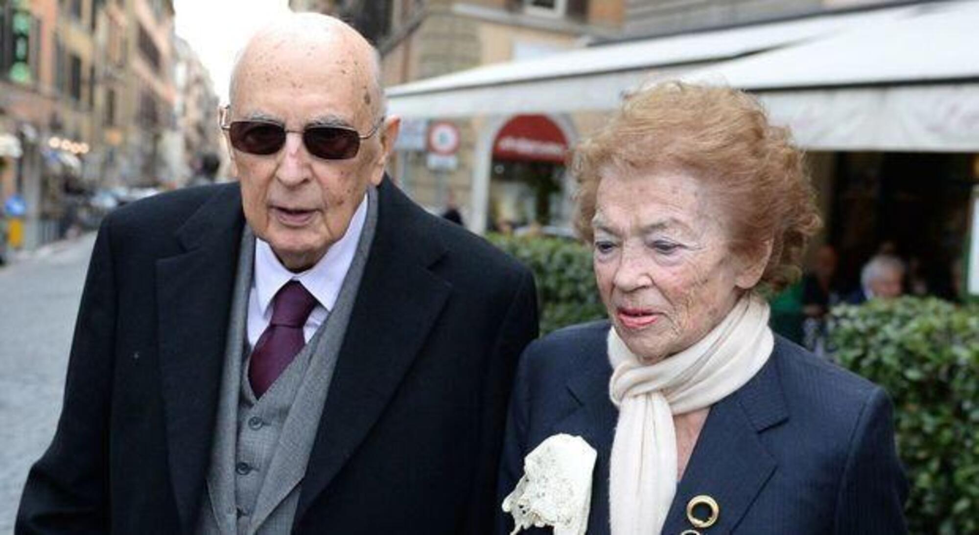 Giorgio Napolitano insieme a sua moglie Clio Maria Bittoni