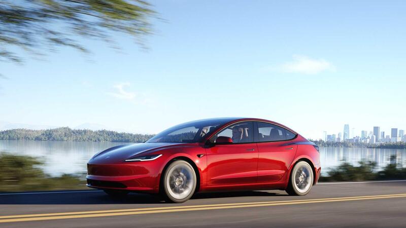 Tesla Model 3 Model 3 Standard RWD Plus 