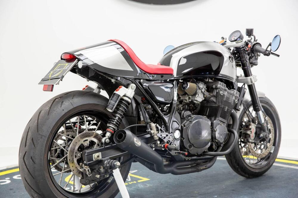 Suzuki GSX 750 (1998 - 03) (4)