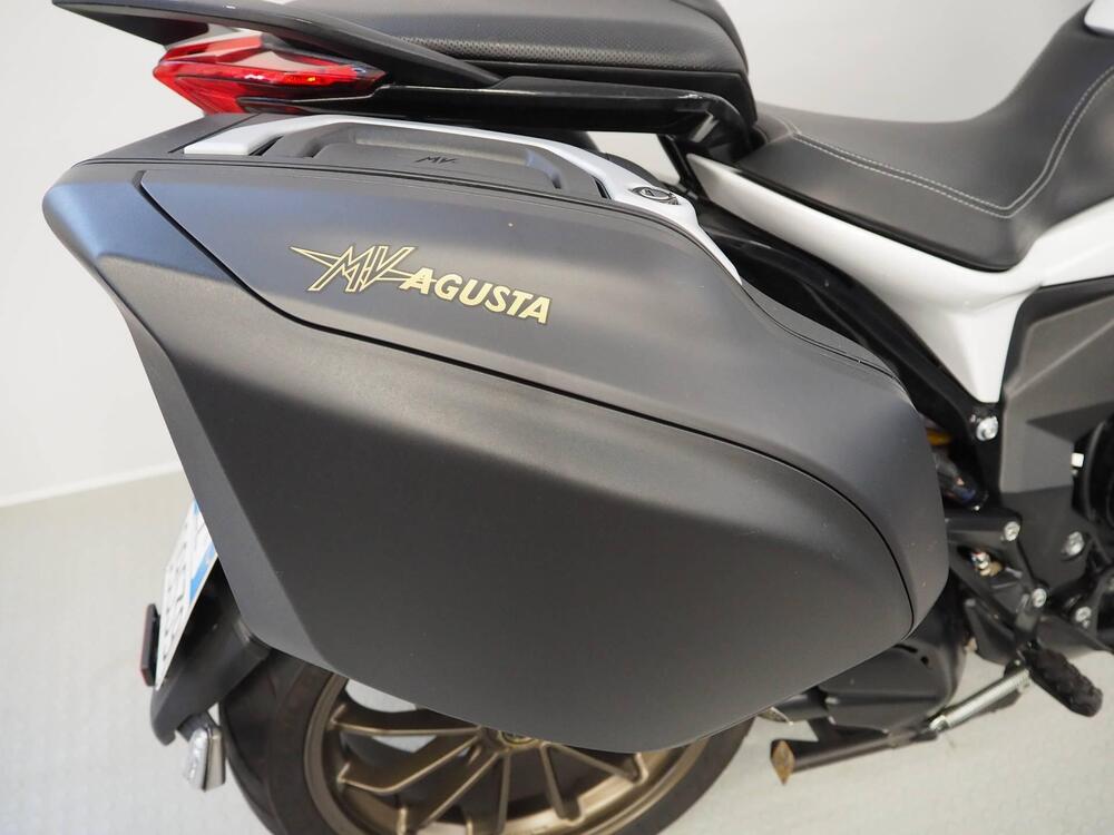 MV Agusta Turismo Veloce 800 Lusso SCS (2017 - 20) (4)