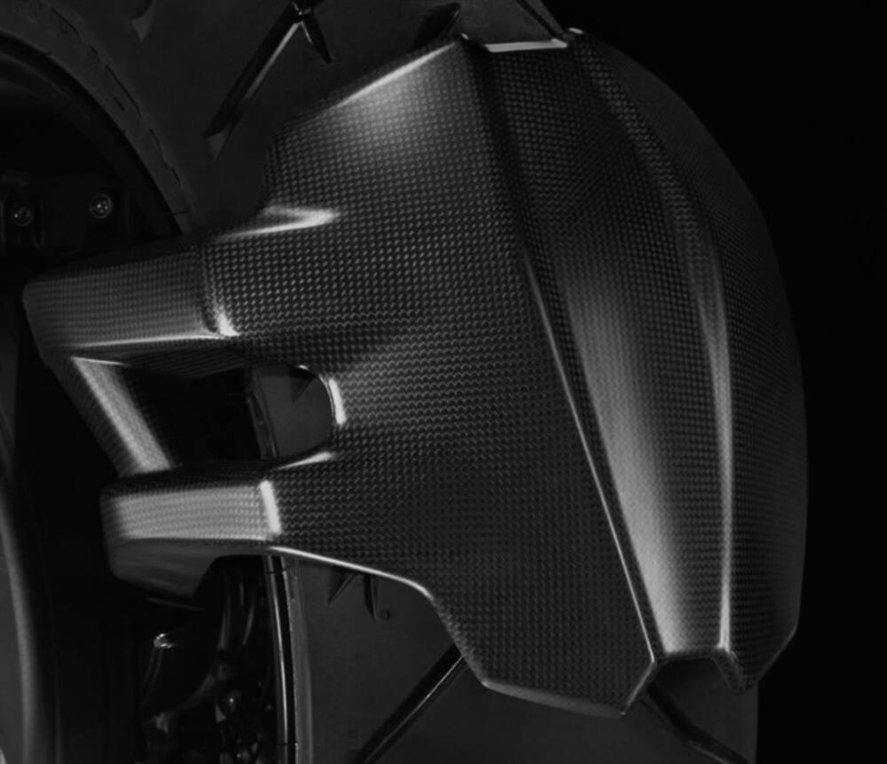 Paraspruzzi posteriore in carbonio. Ducati (2)