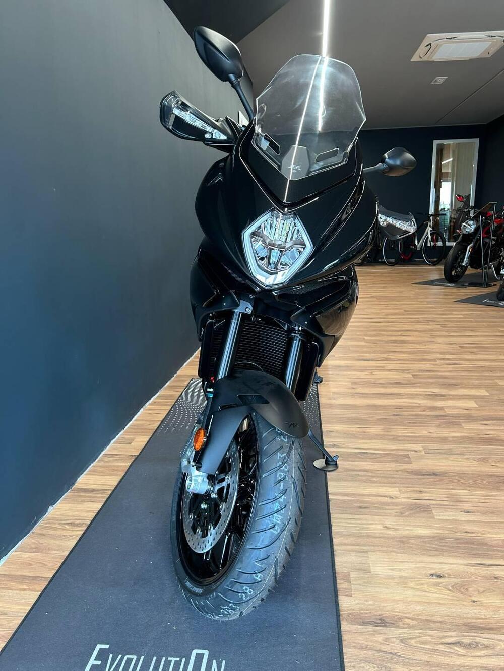 MV Agusta Turismo Veloce 800 R (2023 - 25) (2)