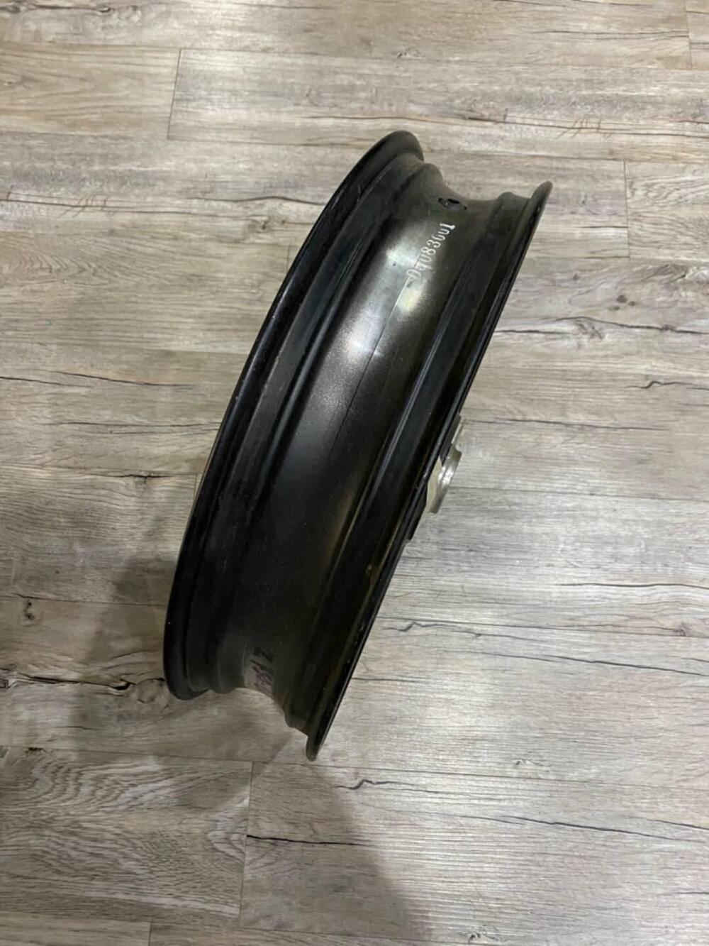 Cerchio anteriore Kawasaki z750 04/06 (5)