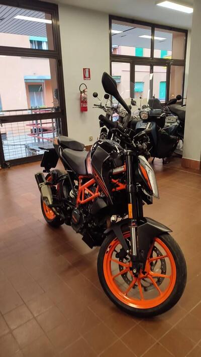 KTM 125 Duke (2021 - 23) usata