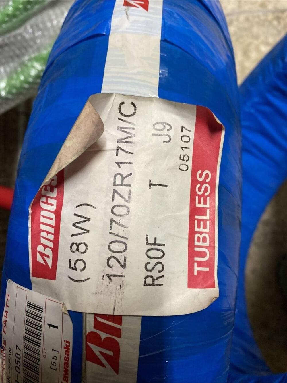 Coppia Pneumatici Gomma Bridgestone Kawasaki Ninja (4)