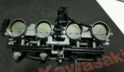corpo farfallato completo INIETTORI kawasaki z750