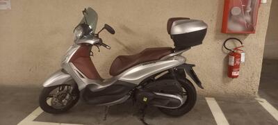 Piaggio Beverly 350 SportTouring ie ABS (2011 - 17) usata