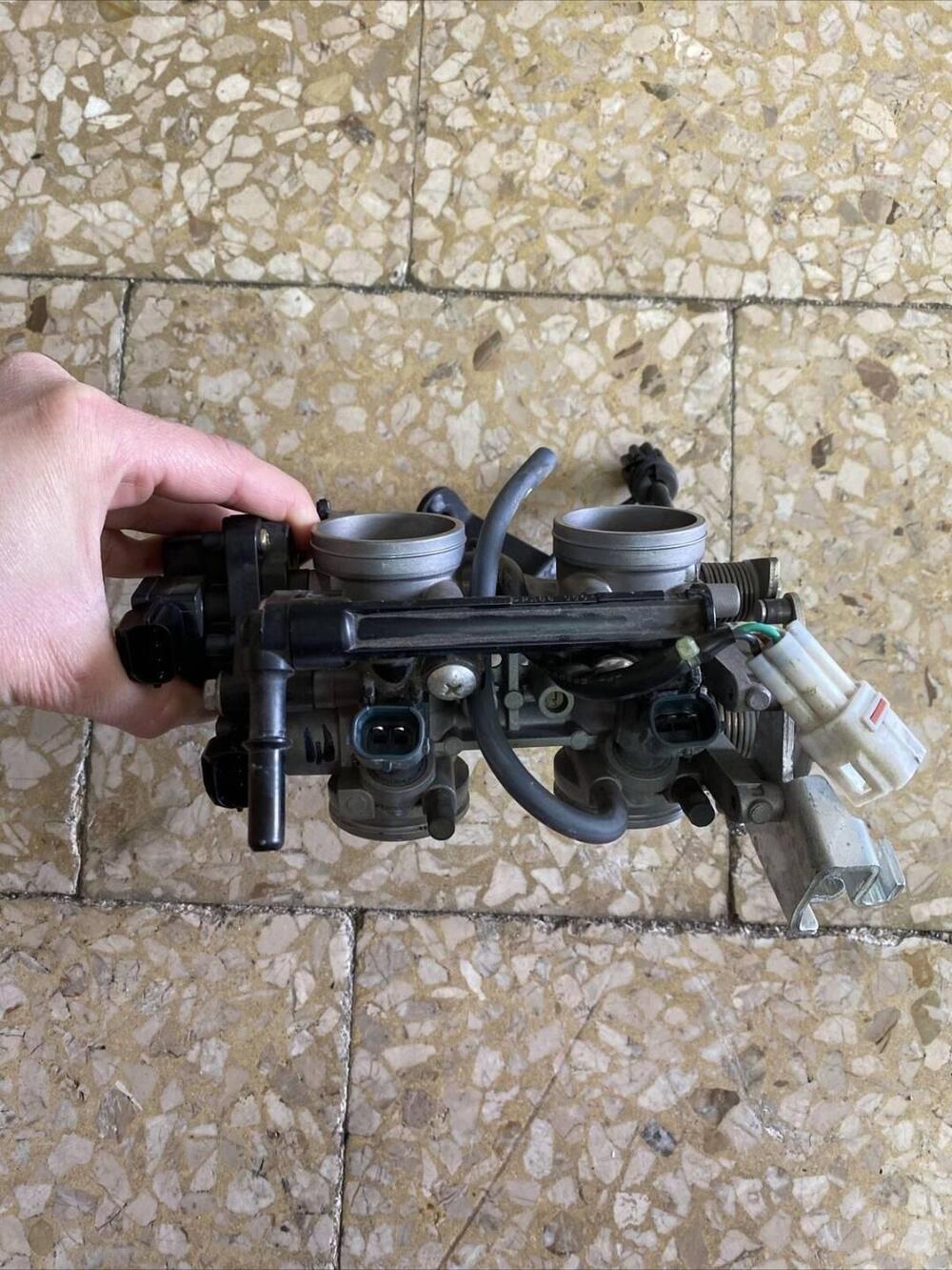 Iniettori Kawasaki Ninja250 2008/2012 Cod. 1616301 (3)