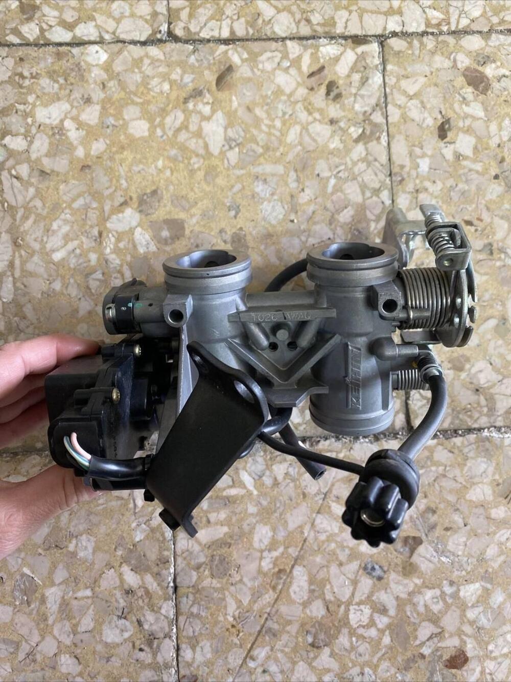 Iniettori Kawasaki Ninja250 2008/2012 Cod. 1616301 (5)