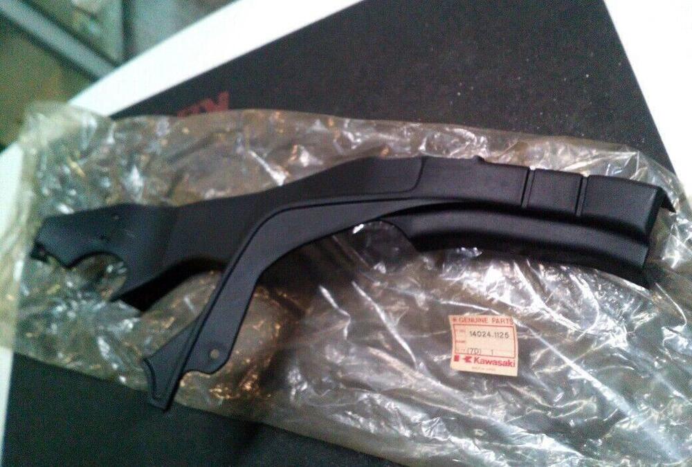 Interno cupolino destro kawasaki GPZ RX 1000 86-88
