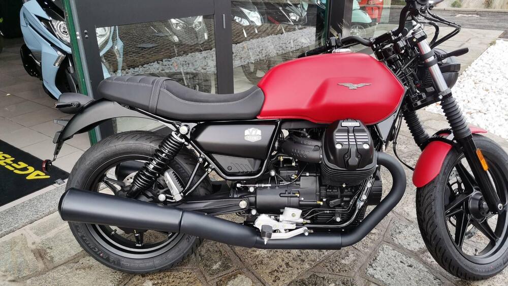 Moto Guzzi V7 Stone (2021 - 24)