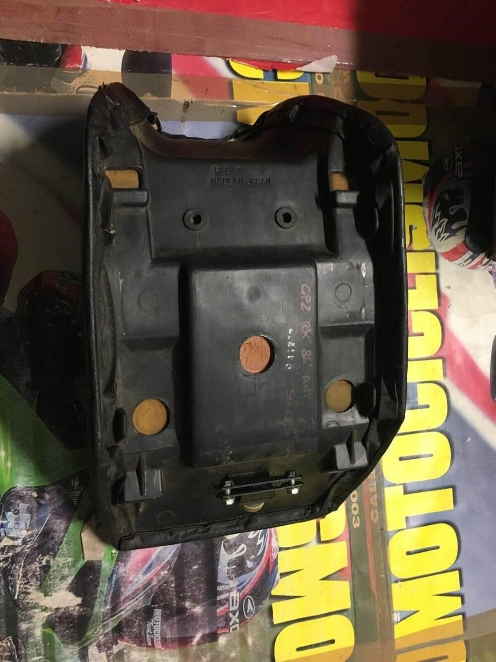 sella kawasaki gpz rx 1000 del 1986 (3)