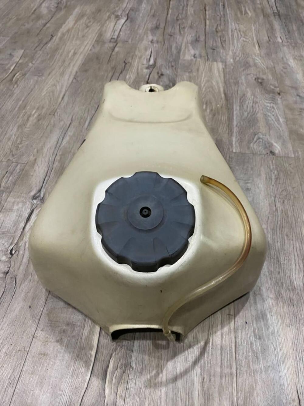 Serbatoio Kawasaki klr600 (8)