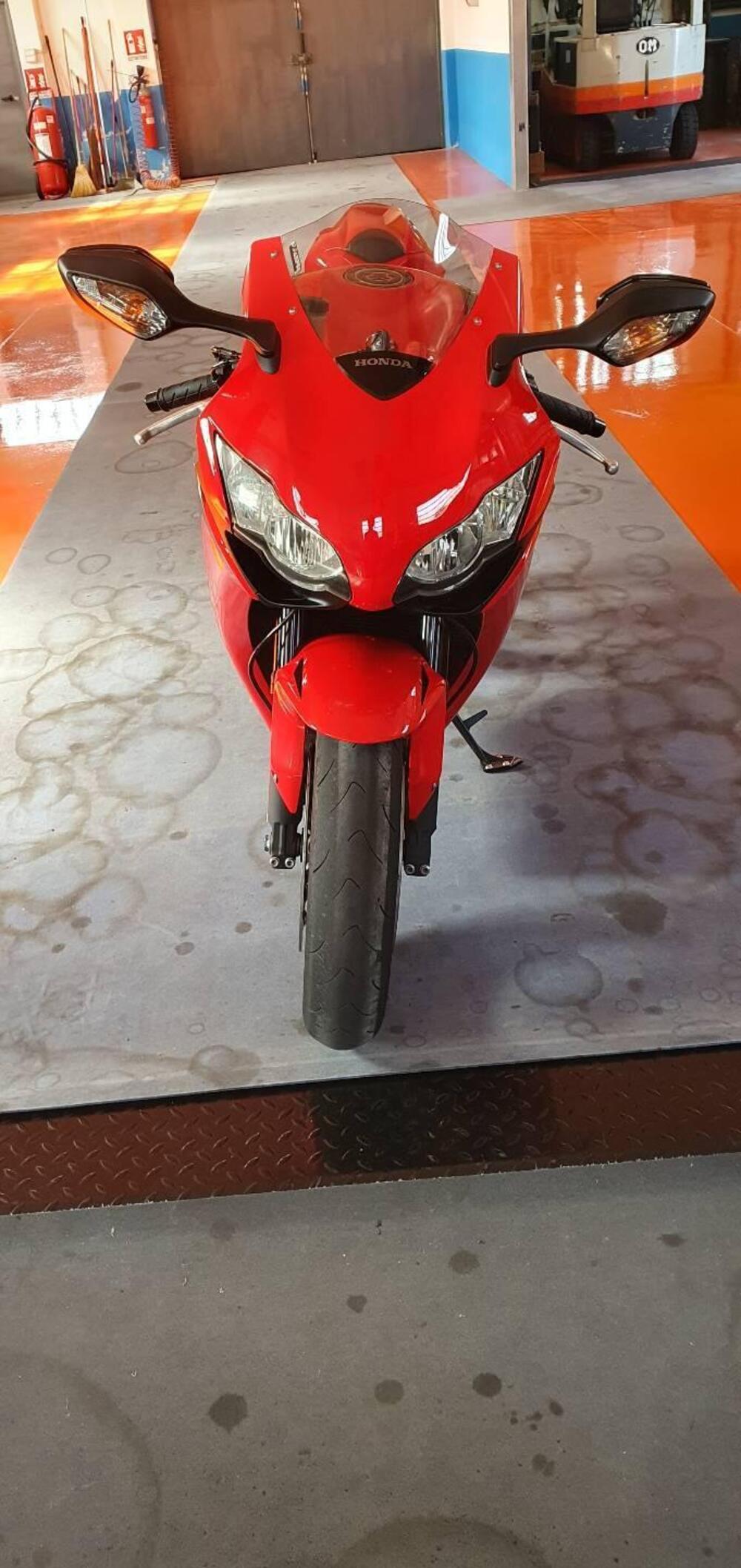 Honda CBR 1000 RR Fireblade (2008 - 11) (2)