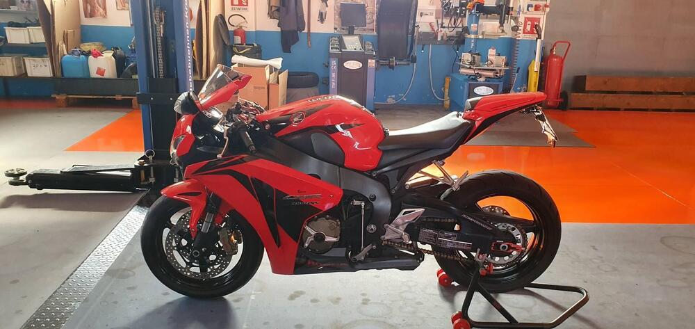Honda CBR 1000 RR Fireblade (2008 - 11) (11)