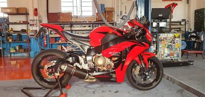 Honda CBR 1000 RR Fireblade (2008 - 11) usata