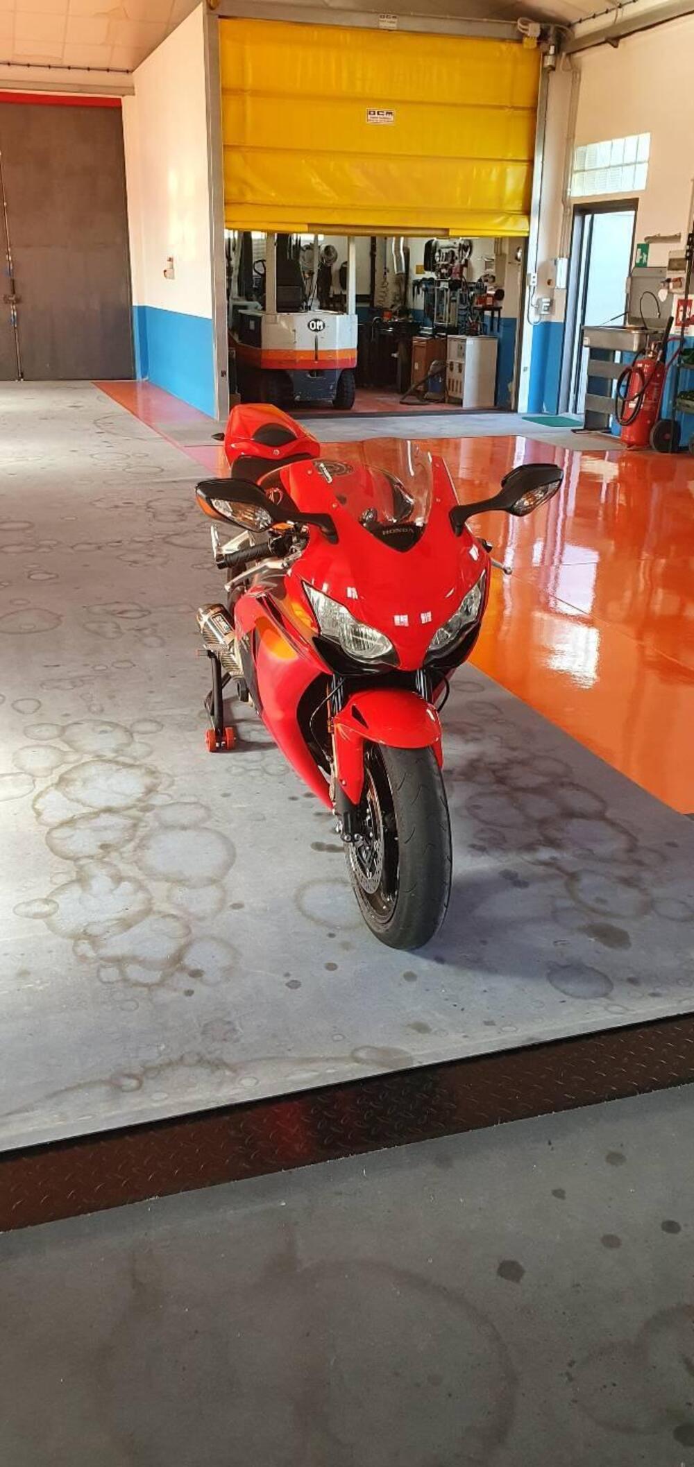 Honda CBR 1000 RR Fireblade (2008 - 11) (13)