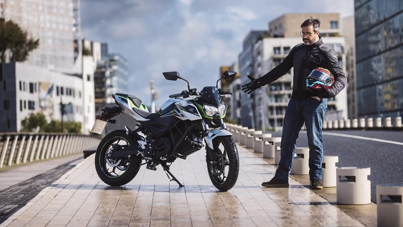 Kawasaki Z e-1, la prima elettrica giapponese. Ecco il nostro test! [VIDEO e GALLERY]