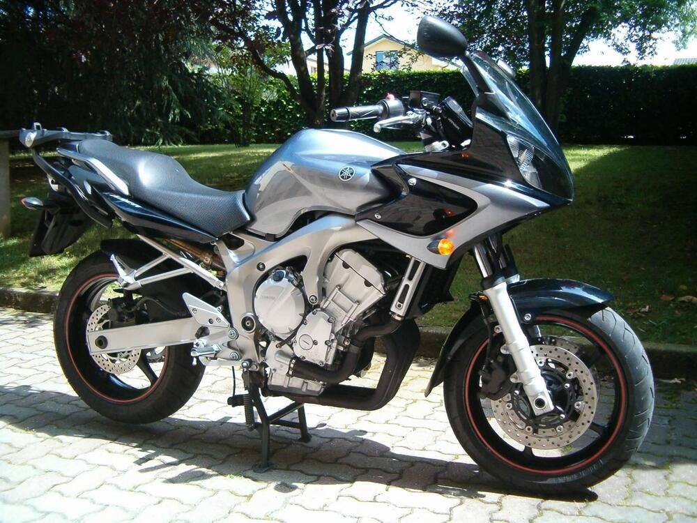 Yamaha FZ6 Fazer (2004 - 07)
