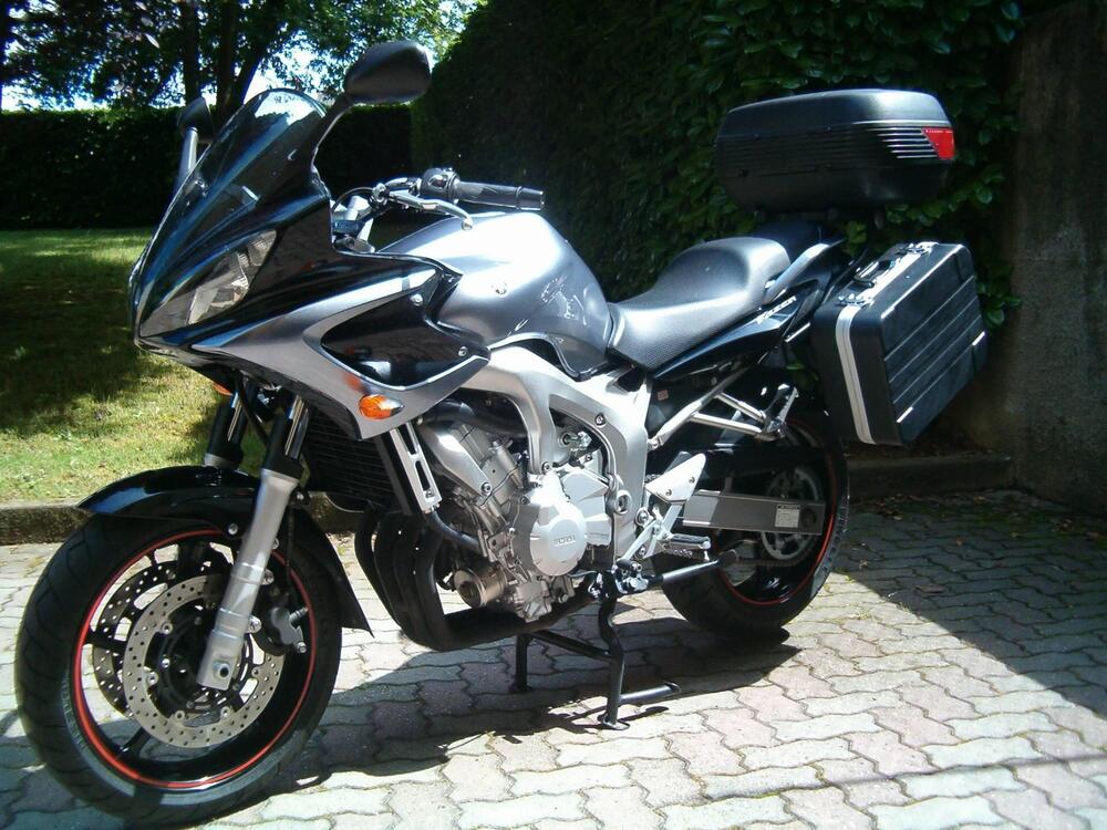 Yamaha FZ6 Fazer (2004 - 07) (3)