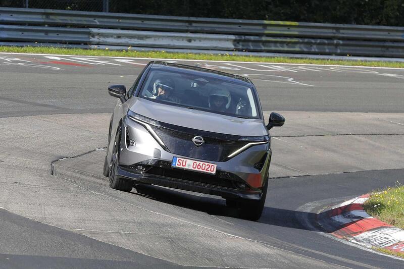 Nissan Ariya Nismo, Suv elettrico con prestazioni da Formula E [Foto Spia]