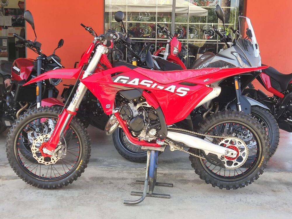 GASGAS MC 125 (2024) (2)