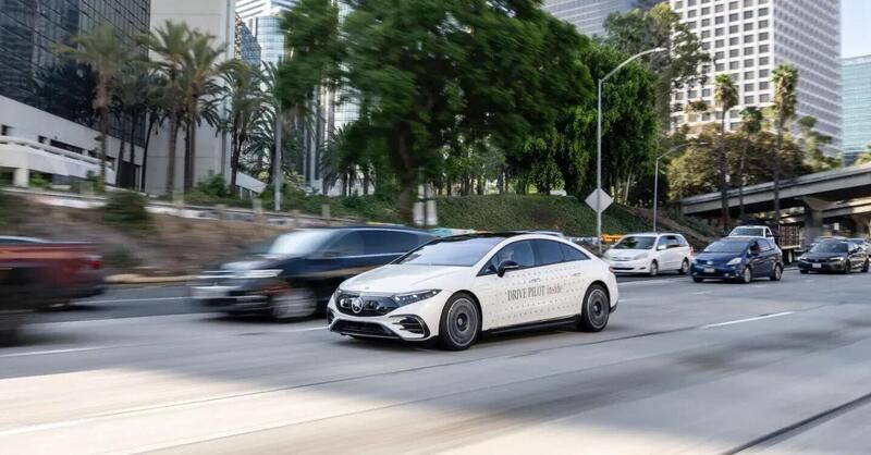 Mercedes, guida autonoma in prova in California: problemi?