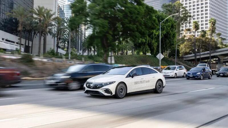 Mercedes, guida autonoma in prova in California: problemi?