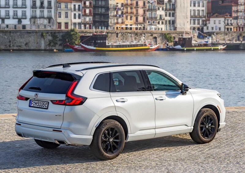 Honda CR-V (2023-->>) (4)