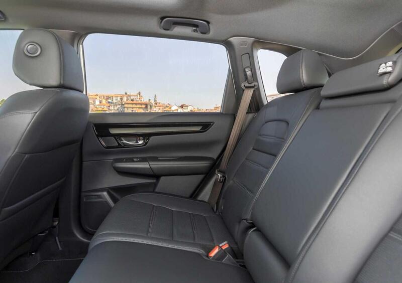 Honda CR-V (2023-->>) (8)