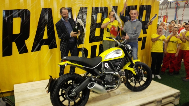 Claudio Domenicali &quot;tiene a battesimo&quot; la prima Scrambler