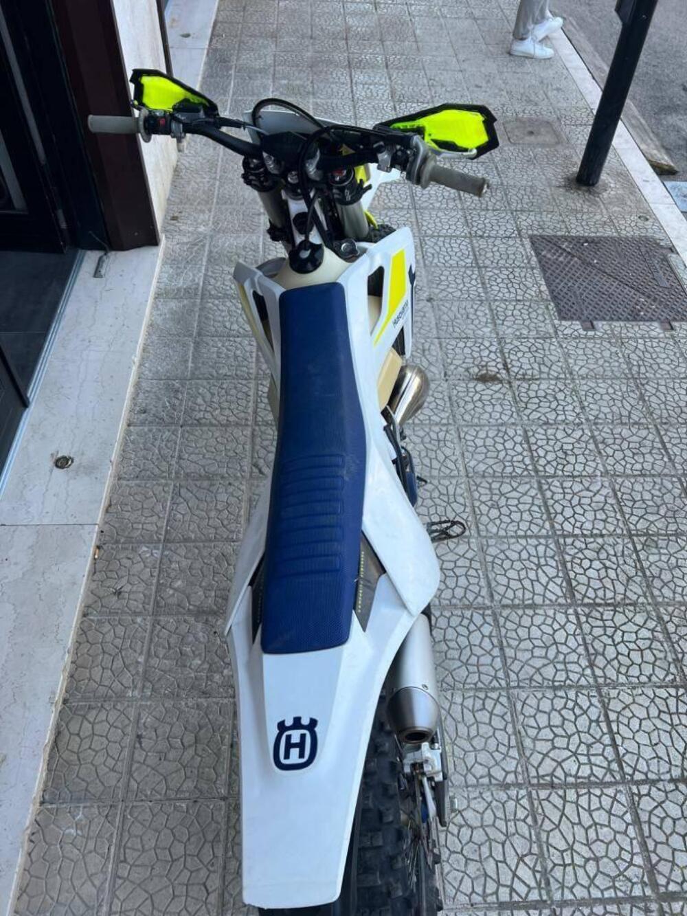 Husqvarna TE 300i (2019) (3)