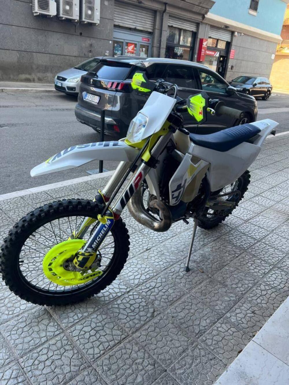 Husqvarna TE 300i (2019) (4)