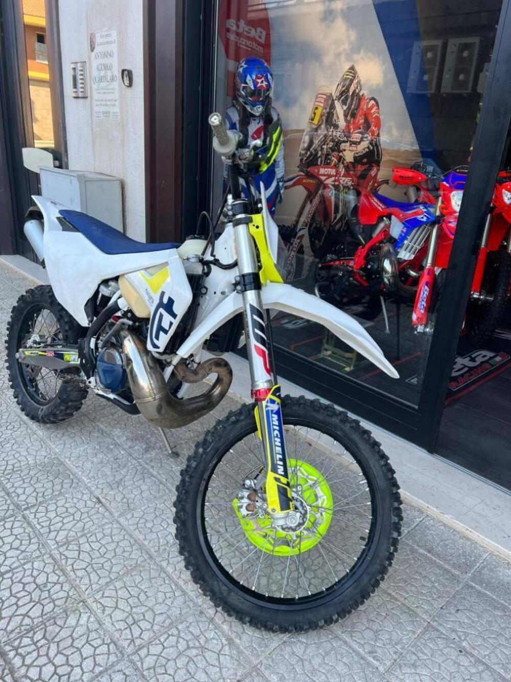 Husqvarna TE 300i (2019) (5)