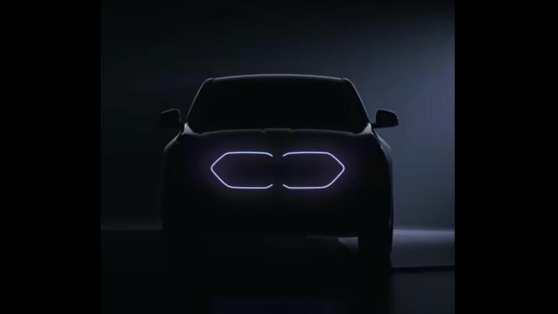 BMW iX2, il teaser &egrave; in rete