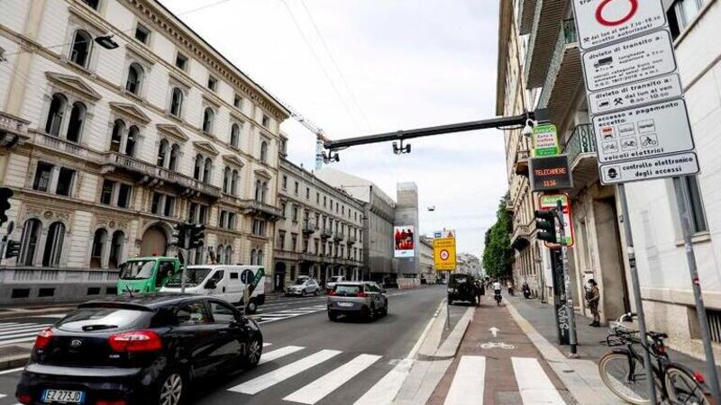 Milano, multa da telecamera? Ora si pu&ograve; pagare tramite app o via web: ecco come