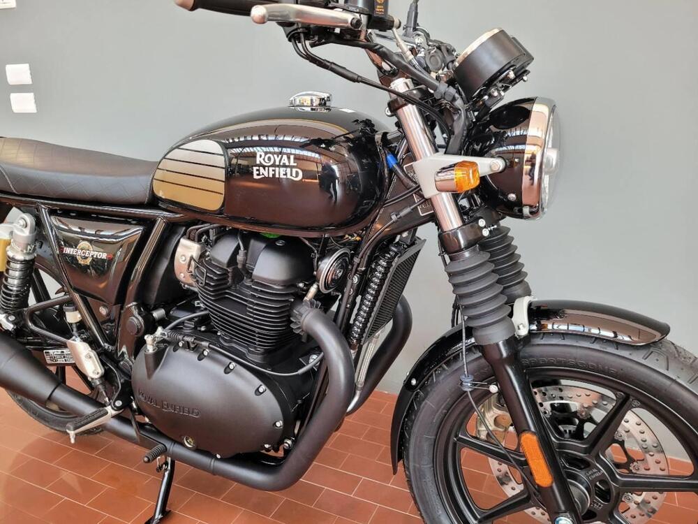 Royal Enfield Interceptor 650 (2021 - 26) (4)