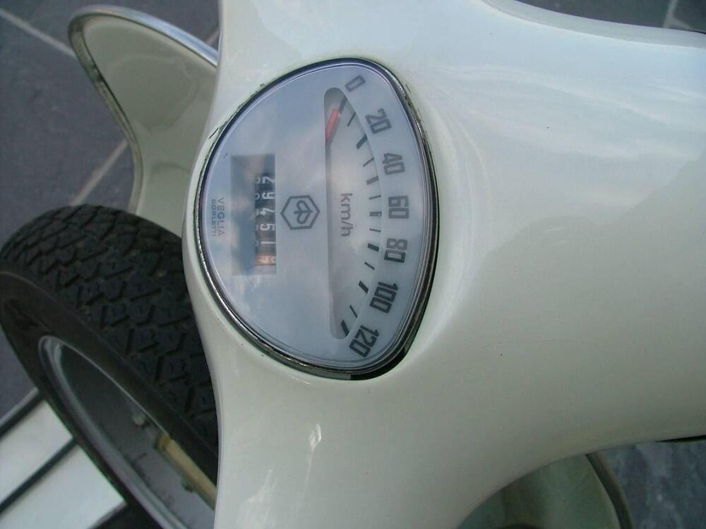 Piaggio vespa 125 primavera (8)