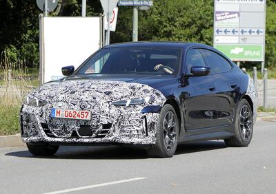 BMW i4, il nuovo facelift arriva nel 2024 [Foto Spia]