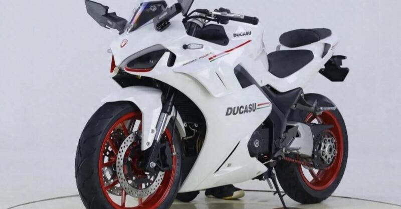 Ducasu DK400: dalla Cina senza vergogna