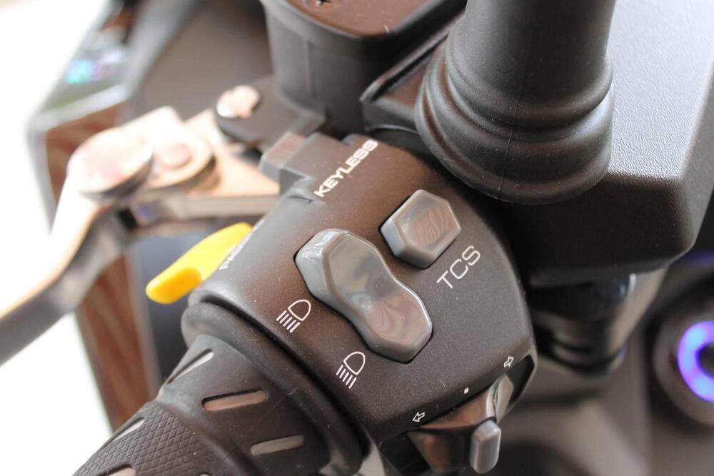 Kymco Xciting VS 400i (2023 - 25) (3)