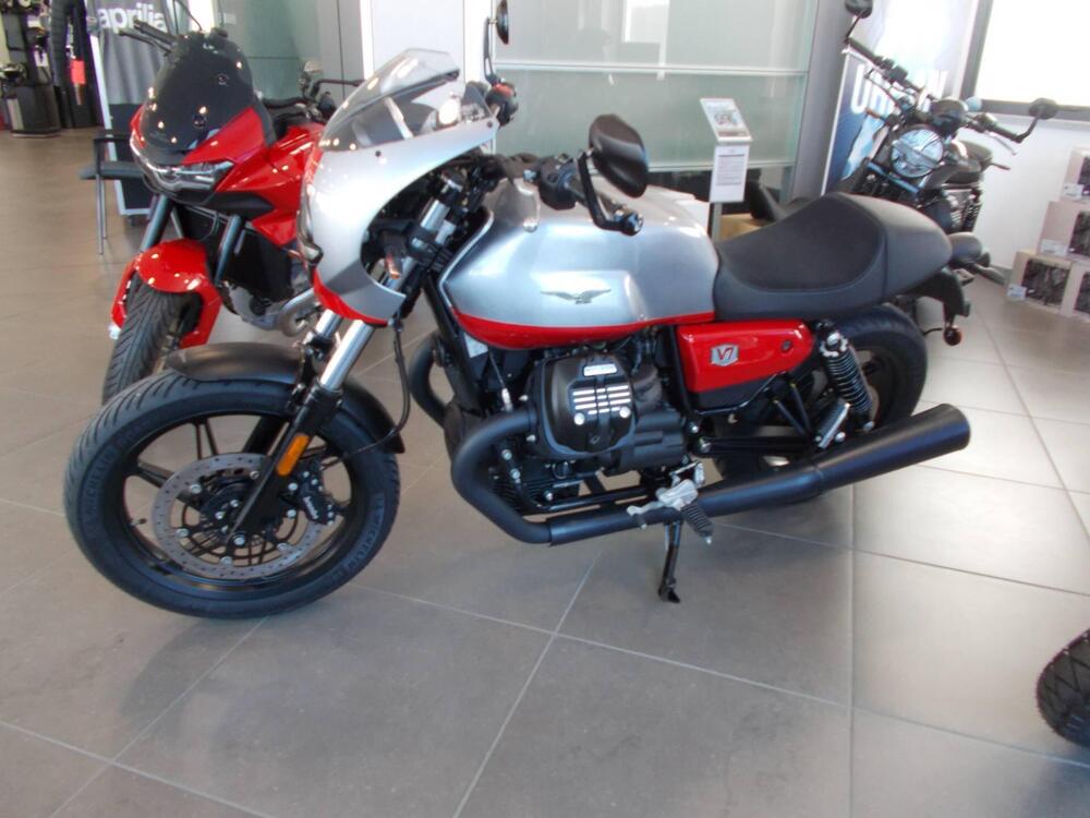 Moto Guzzi V7 Stone Corsa (2023 - 25) (6)