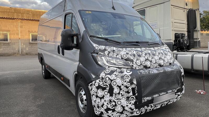 Fiat Ducato: arriva il facelift per il furgone [Foto Spia]