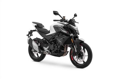 CFMOTO 450NK (2023 - 25) nuova