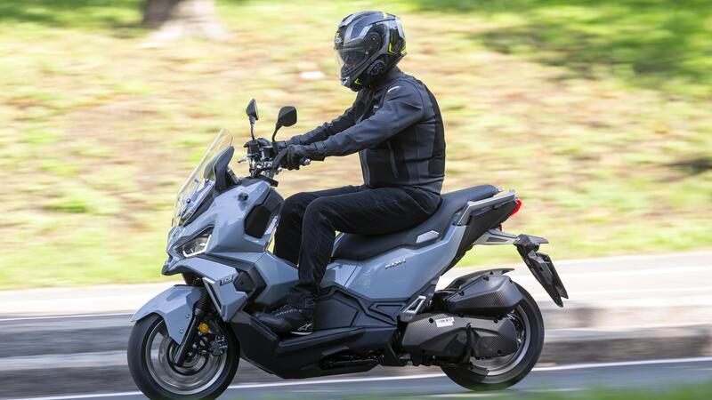 TEST SYM ADX: lo scooter 125 per l&#039;adventuring di tutti i giorni [VIDEO]