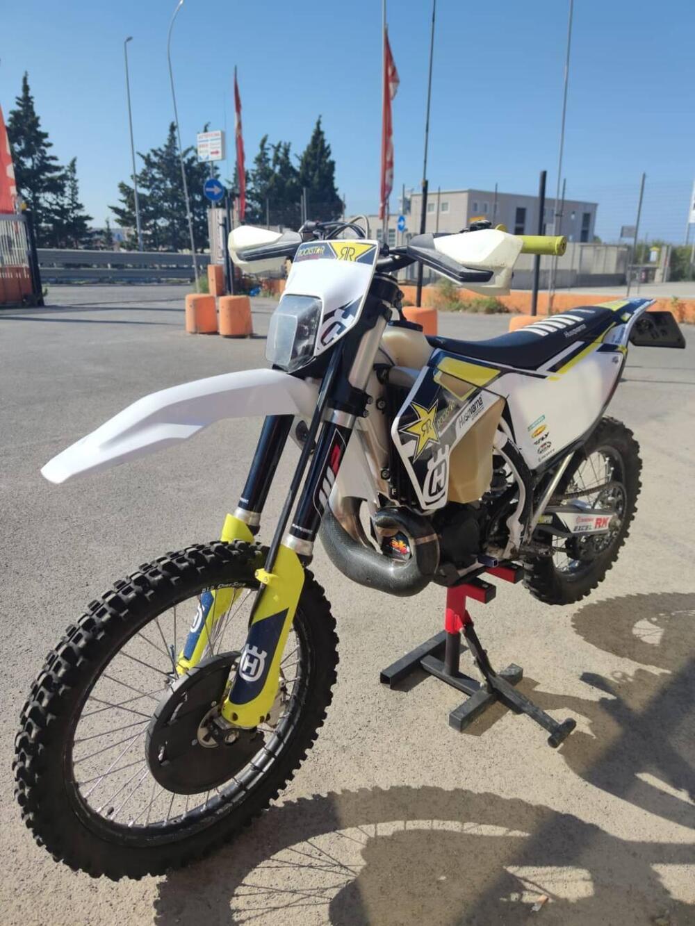 Husqvarna TE 300i (2019) (4)