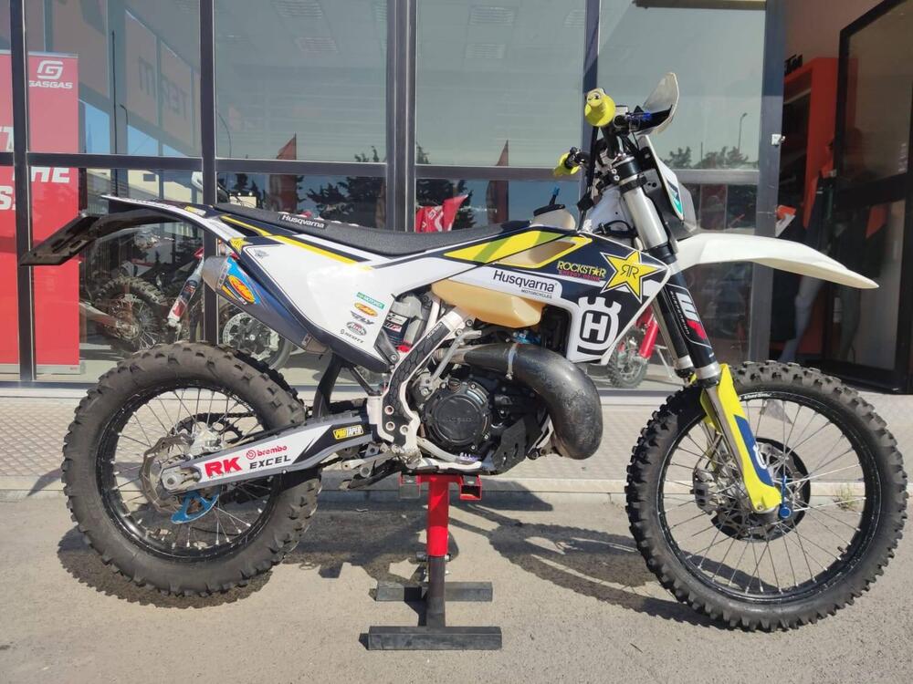 Husqvarna TE 300i (2019) (2)