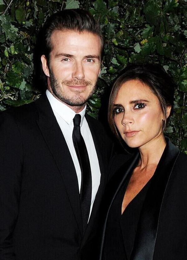 Per Victoria Beckham gli operai girano in Rolls Royce: ecco che figura le fa fare il marito David nel documentario Netflix