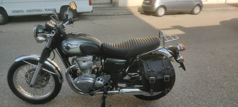 Kawasaki W 800 (2010 - 17) (2)