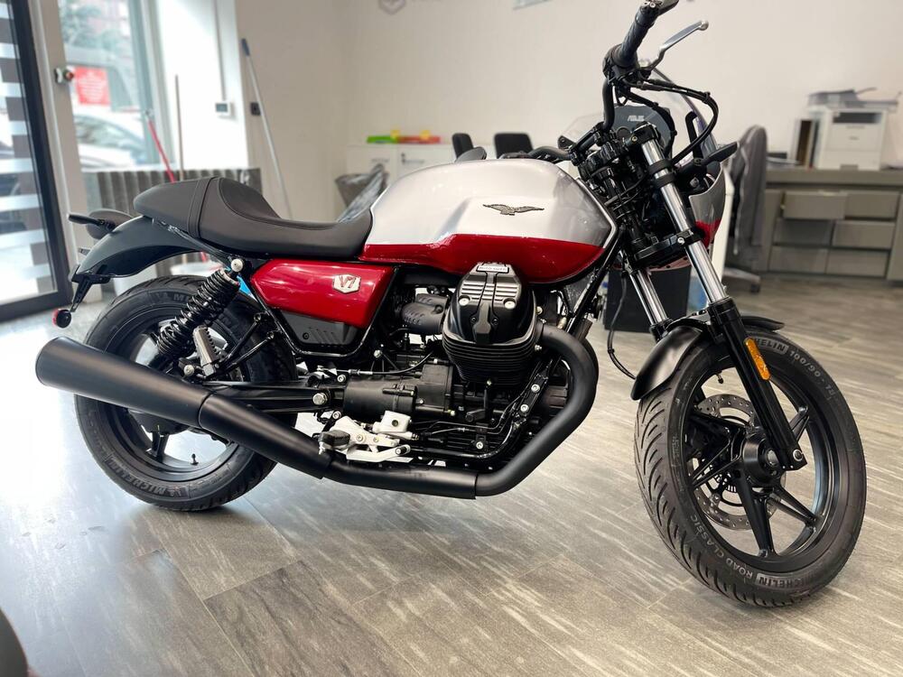 Moto Guzzi V7 Stone Corsa (2023 - 25)